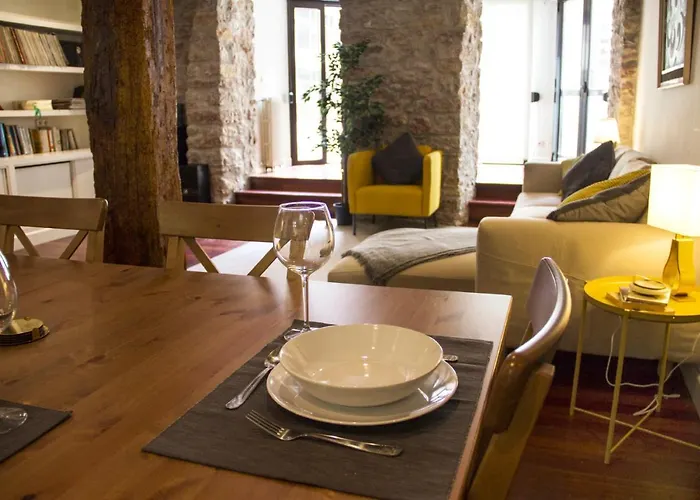 Central, Spacious And Authentic Family Apartmán *