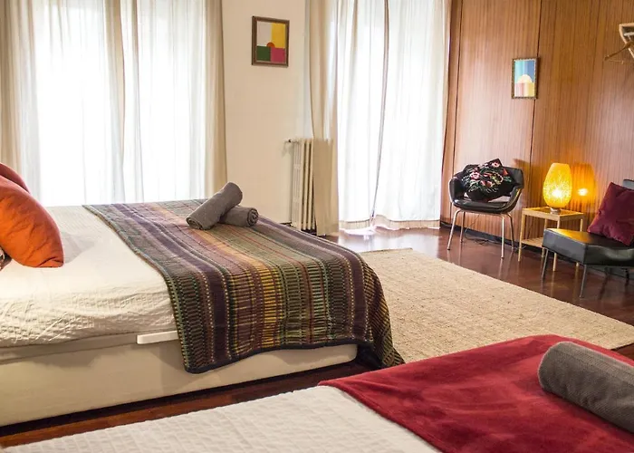 Central, Spacious And Authentic Family Apartmán