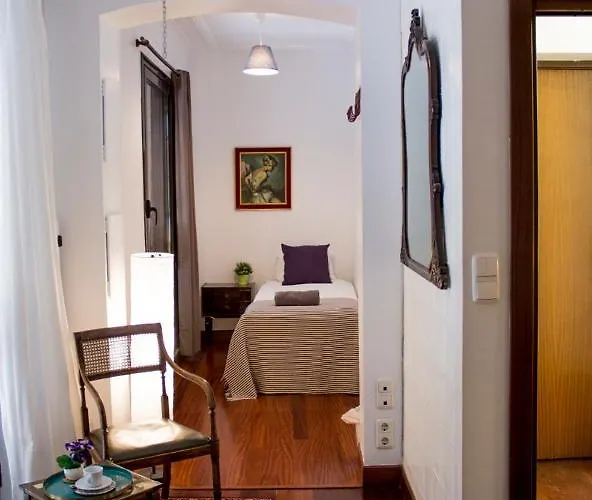 Apartment Central, Spacious And Authentic Family