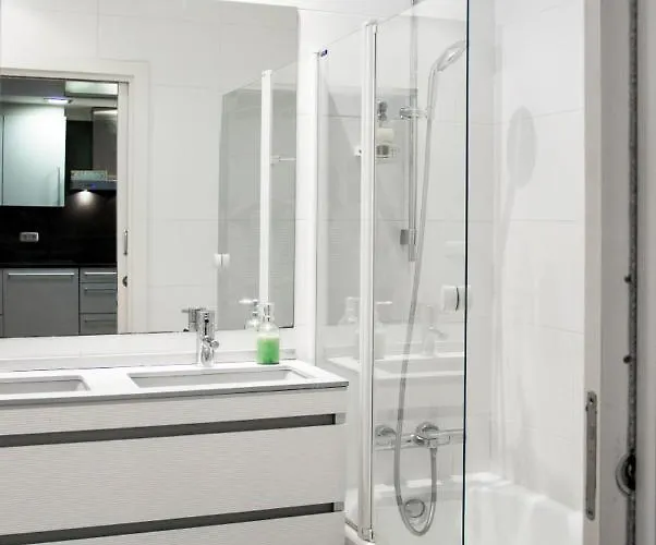 Apartment Central, Spacious And Authentic Family *